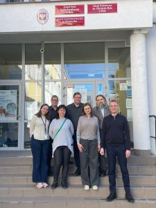 ryhmäkuva koulun ja Turun väestä