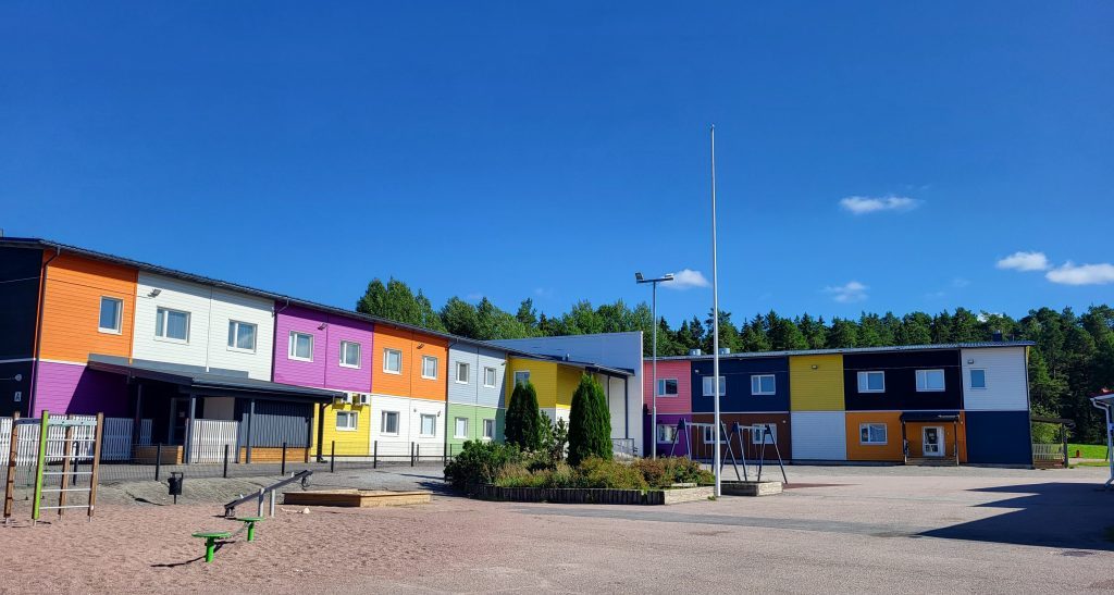 Kuva Katariinan koulun Halisten toimipisteen rakennuksesta.