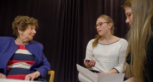 Livia intervjuas av elever våren 2014